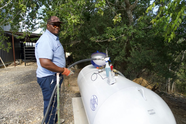 Mission Gas Company commercial tank refill